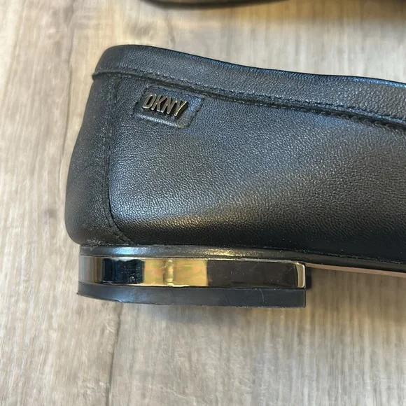 DKNY Laili Leather Flats with Silver Accent Heel Sz 7 - Picture 3 of 12